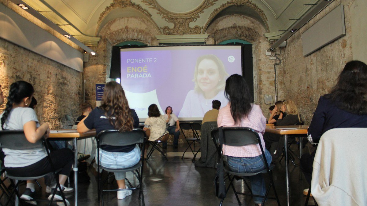 Q&A with Enoé Parada on the beauty of being a psychologist and the biopsychosocial approach at Iguality